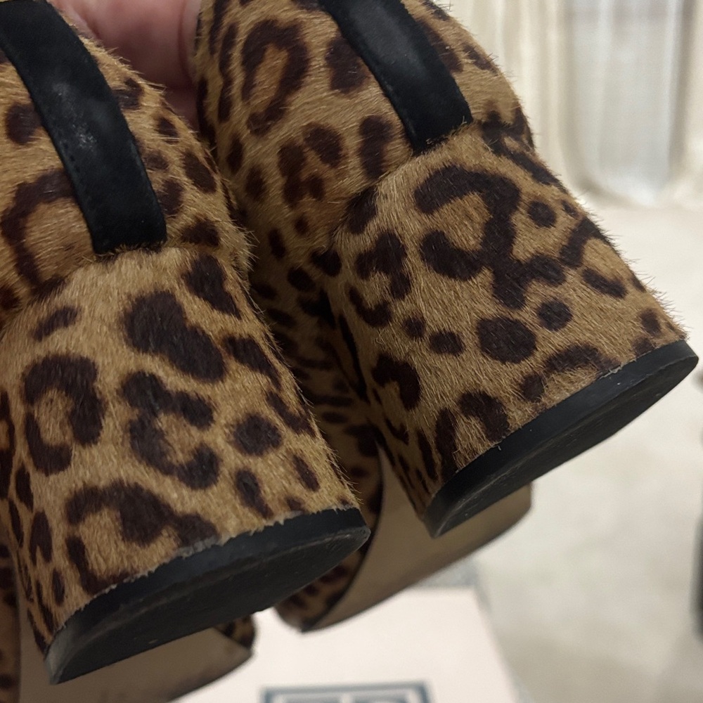 Ivanka Trump Animal Print block heel - Picture 7 of 9